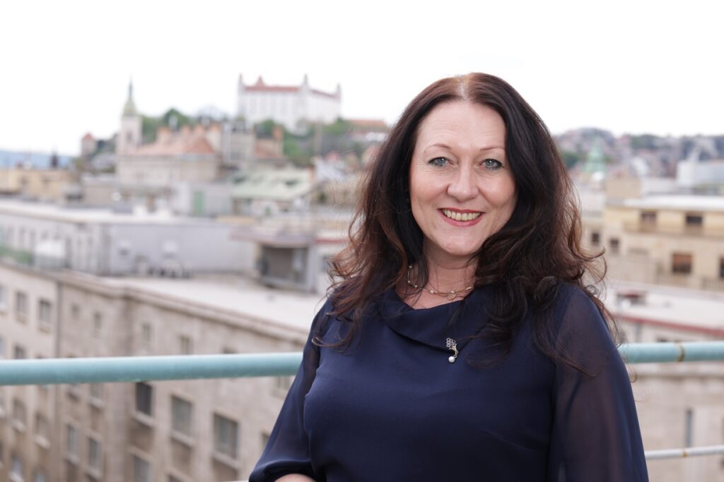 Elena Kašťáková, EUBA